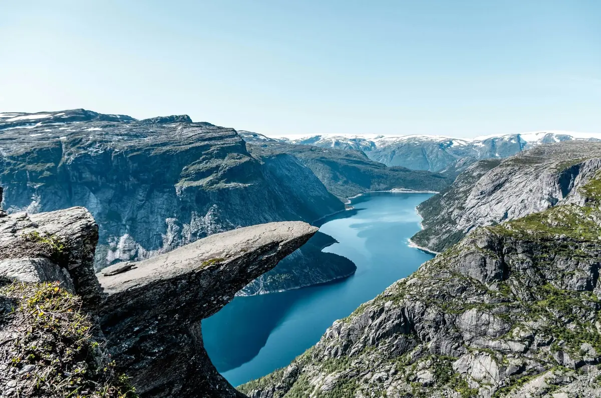 Trolltunga: the rock ledge above Ringedalsvatnet